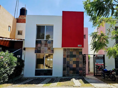 Casa En Venta En Benevento - 7.5x18 - Frente A Área De Donación - León Guanajuato