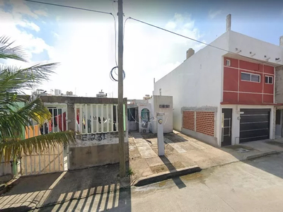 Casa En Venta, Fracc. Bahia De San Martin, Coatzacoalcos, Veracruz. -camt