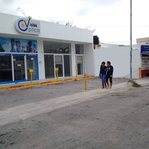 Renta De Locales Comerciales En La Ave. Itzáes X 59-b