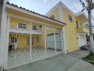 Casa en venta con recamara y baño en planta baja Balcones de la Cantera Zapopan