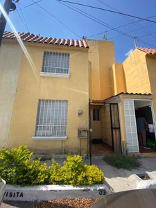 Casas en venta - 100m2 - 4 recámaras - Querétaro - $949,000