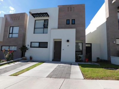 Casa venta recamara en planta baja Bojay 47 el Refugio Queretaro