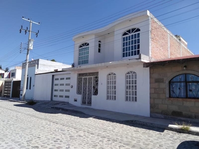 Casas en venta - 210m2 - 4 recámaras - Granjas Banthi - $2,200,000