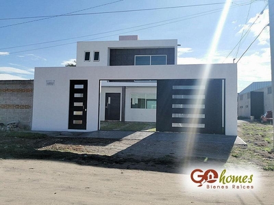 Casas en venta - 250m2 - 4 recámaras - Tequisquiapan - $3,200,000