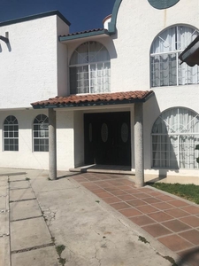 Casas en venta - 566m2 - 3 recámaras - Juriquilla - $6,350,000