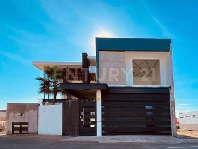 Se Vende casa cerca del mar en Loma Dorado, Ensenada, B.C. México.