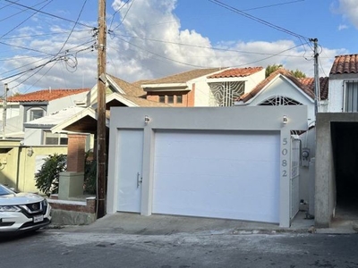 Se vende casa en Zona Dorada, Residencial Cataviña Tijuana