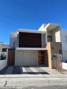 VENTA DE CASA, QUERETARO, ZIBATA. LISTA PARA ESTRENAR