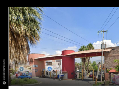 Casa En Hcienda Las Palmas En Remate Bancario