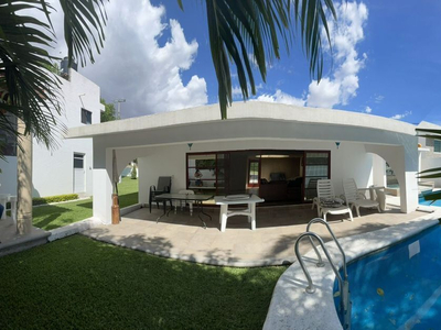 Casa En Una Sola Planta En Lomas De Cocoyoc