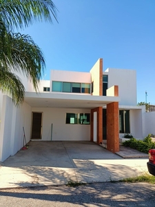 Casa Renta En Altabrisa, Privada Residencial, Merida