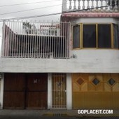 CASA EN VENTA. Villa de las flores segunda sección, Coacalco de Berriozábal - 5 habitaciones - 2 baños