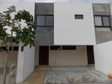 Casa en venta en Mérida, Privada Palta 152 Cholul Mod.Townhouse