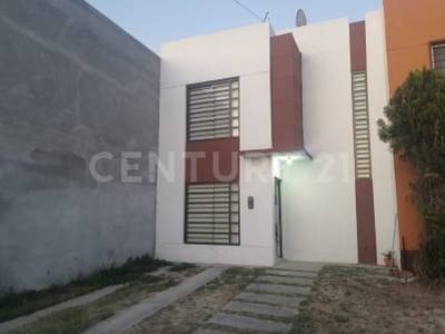 CASA EN VENTA EN VALLE DE SALDUERO, APODACA, NUEVO LEON