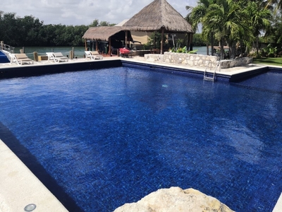 Venta De Villa Con Muelle En Zona Hotelera De Cancun