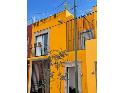 Casa Amarilla Hacienda Gogorrón en Venta, Las Brisas en San Miguel de Allende