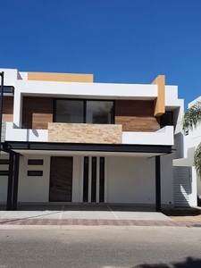 Casa en Venta 4 Recámaras en Portanova Residencial en Querétaro