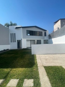 CASA EN VENTA EN FRACCIONAMIENTO LOMAS TETELA CUERNAVACA, MORELOS