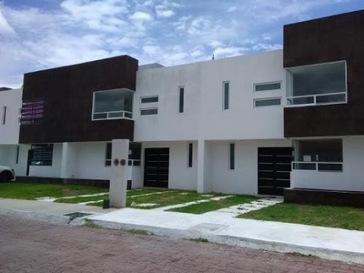 CASA NUEVA EN VENTA EN LAS TROJES CORREGIDORA