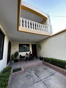Casa súper amplia en Santa María Las Torres, C. izcalli.