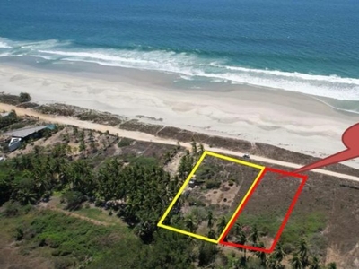 Se vende terreno chico con frente de playa, en el tomatal Pto. Esc. Oax.
