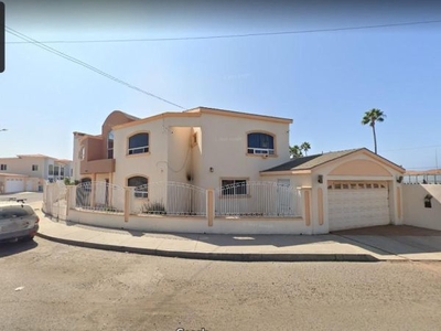 VENTA CASA 3 RECAMARAS 2 BAÑOS LOS SAUCES LOMA DORADA ENSENADA B C MVA