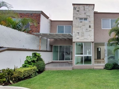 Venta de casa en fraccionamiento en zona norte de Cuernavaca