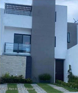 Zibatá, se vende casa de segunda mano con roof garden. FVR