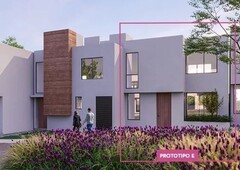 CASA VENTA JURIQUILLA ESTUDIO EN PLANTA BAJA AMENIDADES DE PRIMER NIVEL