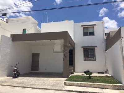 Casa en Renta en Lomas de las Flores Campeche, Campeche