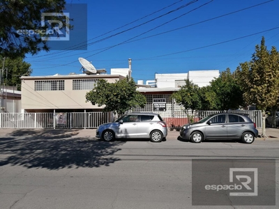 Doomos. CASA EN RENTA EN SAN FELIPE EN ESQUINA IDEAL PARA OFICINA O NEGOCIO