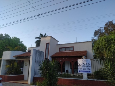 Doomos. Casa en venta en Fraccionamiento campestre, Norte de Mérida