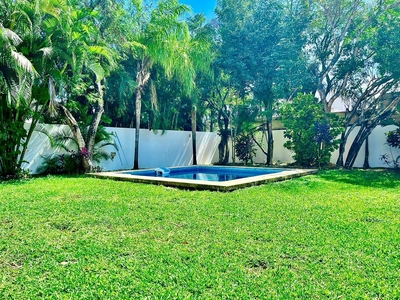 Doomos. Casa en venta en Quintas los Alamos Cancun GGZ6930