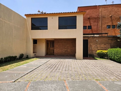 Casa en renta Avenida José María Morelos Y Pavón 1, Condominio Campestre Del Valle, Metepec, México, 52177, Mex