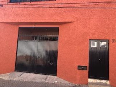 CASA EN VENTA ZONA CENTRO DE TEQUISQUIAPAN