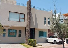 casa en renta en fracc. la rioja en tlajomulco