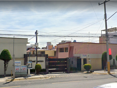 Casa en venta Calle Ahuehuetes 1-221, Fraccionamiento Los Cedros, Metepec, México, 52154, Mex