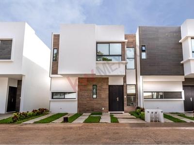 Casa nueva en venta de 3 recámaras en Polígono sur de Cancún México