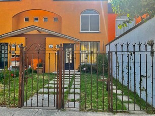 Casa en venta Calle Ramón Corona, San Felipe Tlalmimilolpan, Estado De México, México