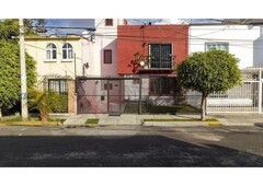 se vende amplia casa para remodelar, fracc. privado, 3 recs, jardin y patio