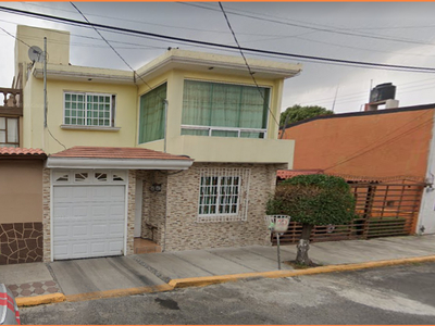 Casa en venta Profesa 59, Mz 019, Habit.valle De Santa Monica, Tlalnepantla De Baz, Estado De México, México