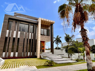 Casa En Venta En Puerto Cancun Tcs9122