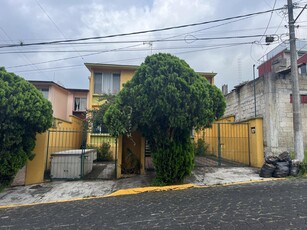 Doomos. Bonita casa en venta en Fracc Privado en Coatepec, Ver.