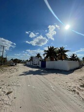Doomos. Casa Amueblada en Venta en la playa de Yucatán, Chelem