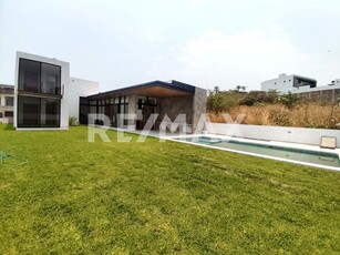 Doomos. Casa en Venta en Fraccionamiento Lomas de Cocoyoc, Morelos