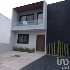 Venta Casa 4 Ambientes Altos Juriquilla