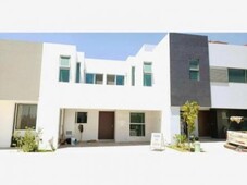 4 cuartos, 215 m casa en venta en frac. valle imperial mx19-gl3204