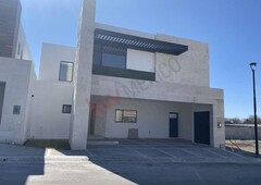 casa en venta en fracc. alcazar