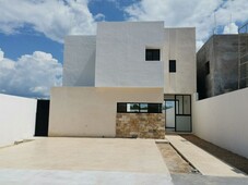 casa en venta en merida yucatan lista para entrega con alberca en privada