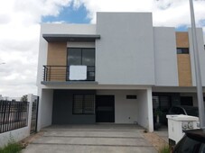 Casa Nueva en Venta en Privada Azul Los Lagos en Los Lagos